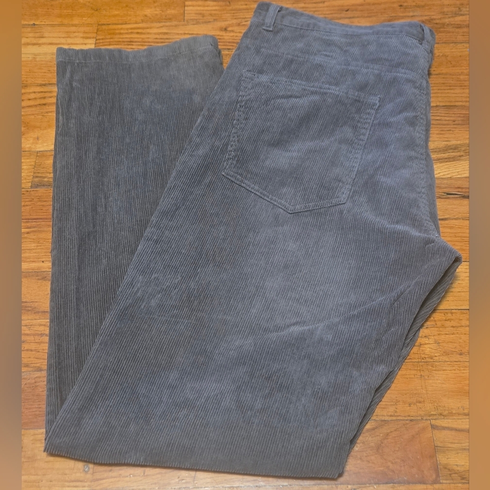 5/48 SAKS Fifth Avenue Corduroy Straight Leg Flat Front Olive 36x33 (FLAW)